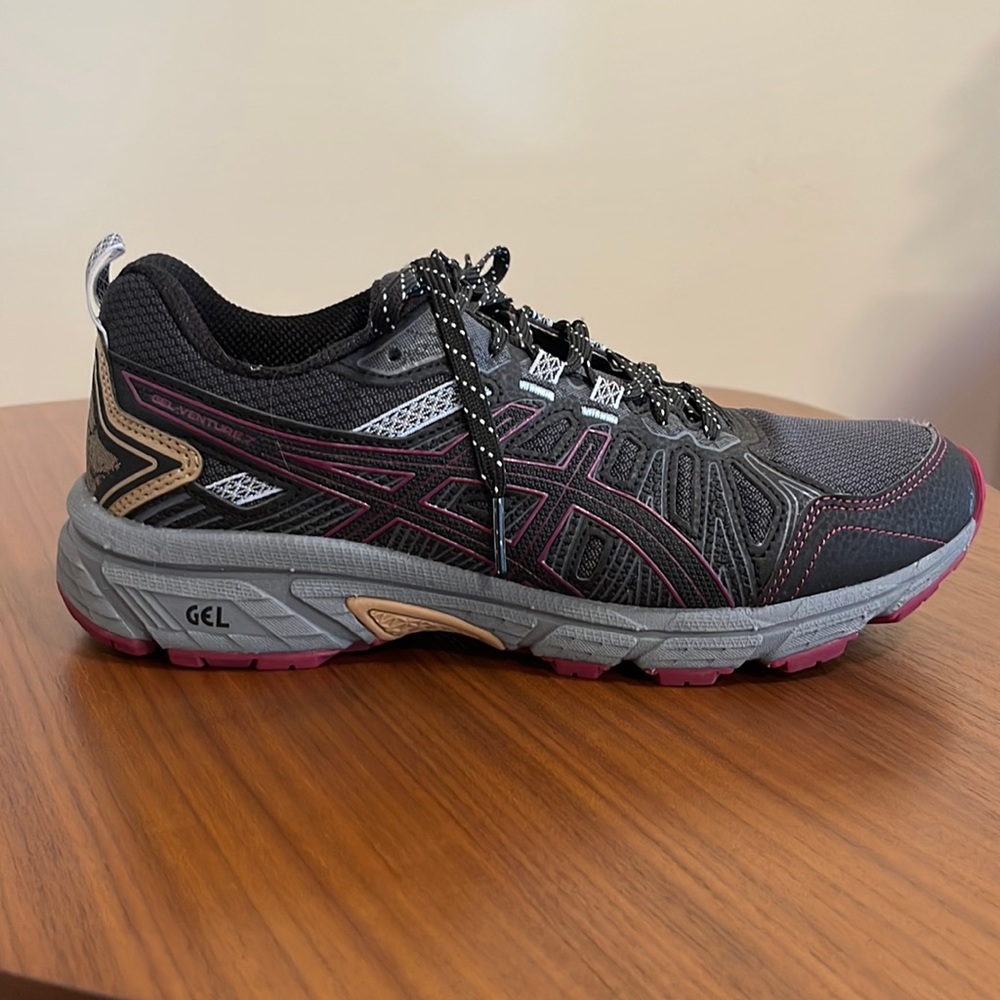 ASICS Running Shoes‎